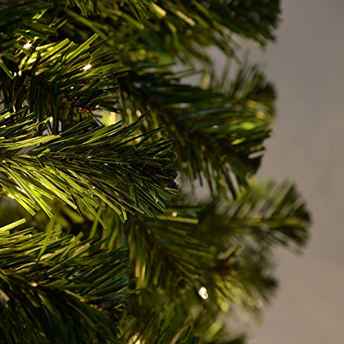 WeRChristmas Árbol de Navidad Verde Esmeralda, Iluminado, Multifuncional, con Luces LED de Color Blanco cálido, Controlador con 8 configuraciones y Ramas con bisagras fáciles de armar, Verde, 2,1 m
