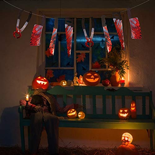 ZERHOK Decoracion Horrible 2pcs Cuchillo con Sangre Colgante Bandera Halloween sangrienta para adornar casa habitación y Patio en Halloween el día de Muertos y Fiestas agregando Ambiente macabra