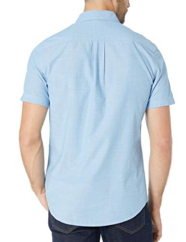 Amazon Essentials - Camisa de cambray con manga corta y corte entallado para hombre, Azul claro, US S (EU S)