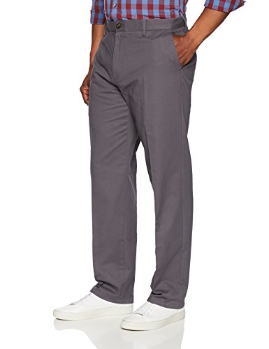 Amazon Essentials Classic-Fit Wrinkle-Resistant Flat-Front Chino Pant Pantalones, Gris (Grey), W32/L30