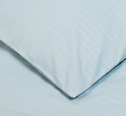 AmazonBasics - Juego de ropa de cama con funda nórdica de microfibra y 1 funda de almohada - 135 x 200 cm, azul spa