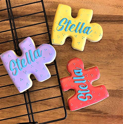 Ann Clark Cookie Cutters Juego de 2 cortadores de galletas concienciación con libro de recetas, lazo de concienciación y pieza de rompecabezas del autismo