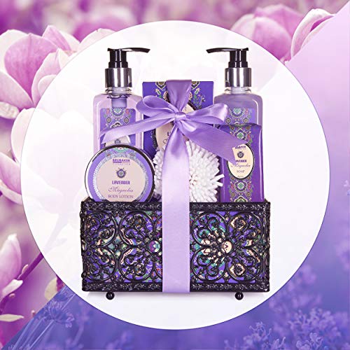 BRUBAKER Cosmetics Set de Baño y Ducha"Lavender & Magnolia" - Fragancia Lavanda Magnolia - Set de regalo 7 piezas en cesta decorativa