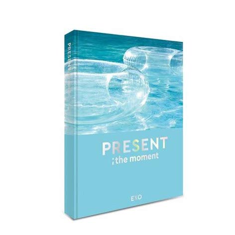 EXO PHOTOBOOK - [ PRESENT ; THE MOMENT ] Photobook + Photocard + FREE GIFT