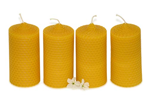 Figura Santa 4 Velas Medianas con Forma de Panal. 100% Cera de Abeja. 10 cm de Altura y 5 cm de diámetro. Manufacturadas en la Selva Negra.