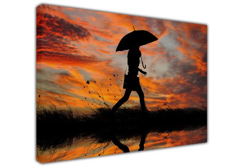 Gran lienzo imágenes de silueta de mujer con paraguas caminar bajo la lluvia Sunet horizontal impresiones de fotos imagen decoración para el hogar decoración de las habitaciones, lona madera, 6- 20" X 30" (50CM X 76CM)