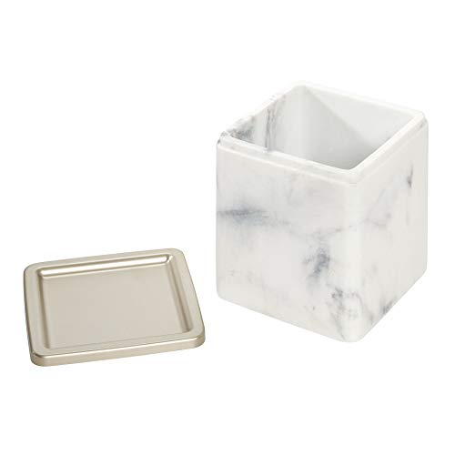 iDesign Caja de maquillaje con bandejita, pequeño algodonero de resina y metal para guardar cosméticos, bote con tapa para almacenaje en seco, blanco y plateado mate