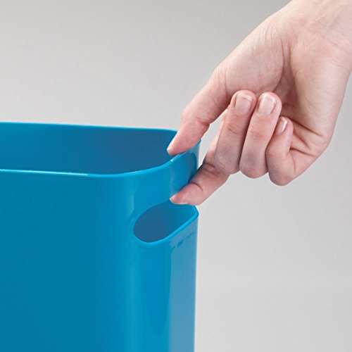 InterDesign Una Papelera de reciclaje con asas, cubo de basura de plástico, papelera de oficina, cocina o baño, azul