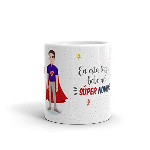 Kembilove Taza de Café para Novio – Aquí Bebe un Super Novio – Taza de Desayuno para Familia – Regalo Original para Familiares, Navidad, Aniversarios – Taza de Cerámica de 350 ml