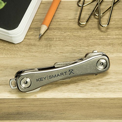 KeySmart Rugged - Llavero Multiherramienta con abridor y Clip de Bolsillo (hasta 14 Llaves, Titanio)