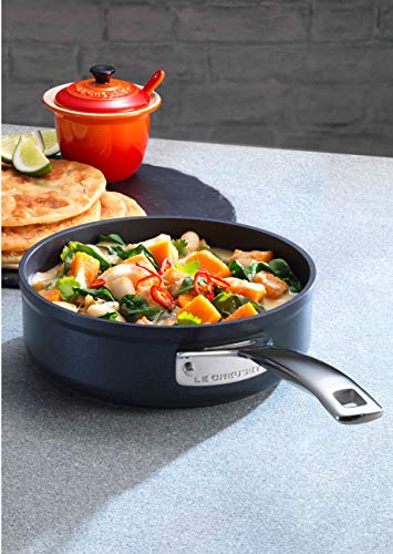 Le Creuset Sauté de aluminio antiadherente, diametro 24 cm, Libre de PFOA, Para todas las fuentes de calor, incluso la inducción, Antracita y Plateado