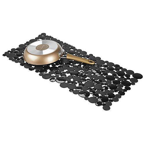 mDesign Alfombrillas antideslizantes para recortar – Base para fregadero grande con diseño de pompas de jabón – Tapetes protectores de PVC para la vajilla y el fregadero – negro