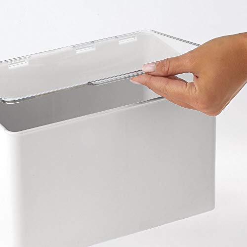 mDesign Caja con tapa para la cocina, la despensa o el despacho – Cajones de plástico sin BPA apilables – Cajas de ordenación compactas para artículos del hogar – gris claro y transparente