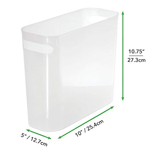 mDesign Cubo de basura con asas – Contenedor de reciclaje para cocina, baño u oficina – Contenedor de residuos de diseño moderno y 5,7 litros de volumen – Plástico resistente – blanco