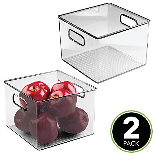 mDesign Juego de 2 cajas organizadoras con asas – Organizador de frigorífico para almacenar alimentos – Contenedor de plástico sin BPA para los armarios de la cocina o la nevera – transparente/gris