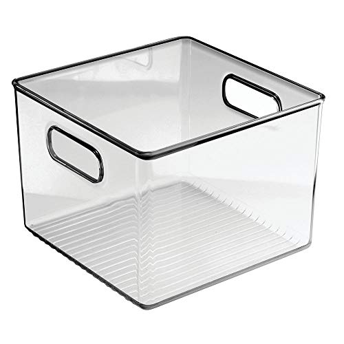 mDesign Juego de 2 cajas organizadoras con asas – Organizador de frigorífico para almacenar alimentos – Contenedor de plástico sin BPA para los armarios de la cocina o la nevera – transparente/gris