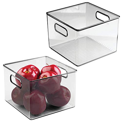 mDesign Juego de 2 cajas organizadoras con asas – Organizador de frigorífico para almacenar alimentos – Contenedor de plástico sin BPA para los armarios de la cocina o la nevera – transparente/gris