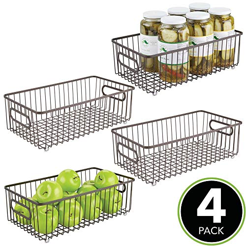 mDesign Juego de 4 cestas de metal – Versátil cesto de alambre multiusos para cocina o despensa – Organizadores de cocina compactos y universales con asas – color bronce