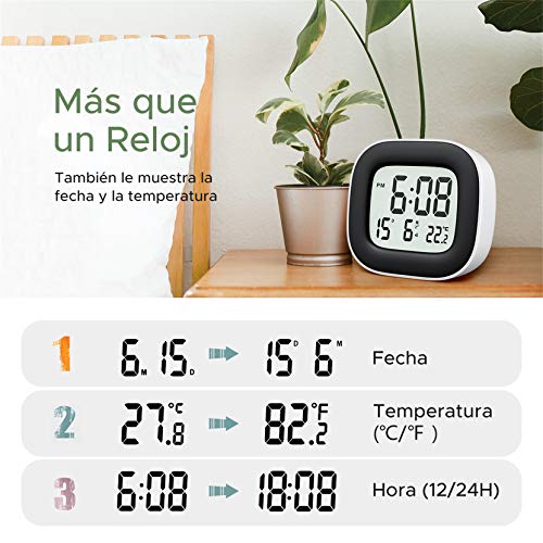 Mpow Reloj Despertador Digital con Luz de Noche, Reloj de Viaje con Pilas, Zumbador Alarma, Fecha, Temperatura, Función Snooze, 12/24 Horas, Fácil de Llevar, para Dormitorio Oficina Viaje