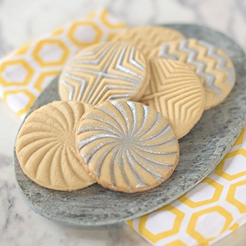 NordicWare Sello para Galletas (1 Unidad) con Mango de Madera Geo, de Aluminio, Color Plata, 25,7 x 8,6 x 8 cm