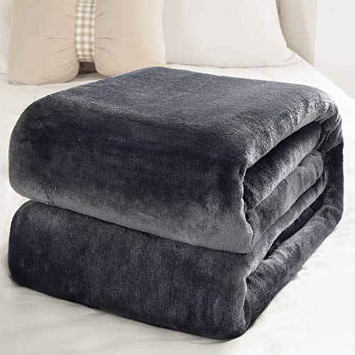 RATEL Manta para Sofás De Felpa Suave Gris 150 × 200 cm, 300GSM Mantas para Cubierta de la Cama, Hecha De100% Microfibre Extra Suave - Fácil De Cuidar- Ligera, Cálida, Cómoda Y Duradera