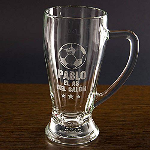 Regalo Personalizable para futboleros: Jarra de Cerveza Baviera grabada con su Nombre, el Texto 'el as del balón' y un balón de fútbol