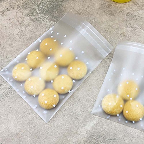 SODIAL 100 unids Frosted Cute Dots Paquete de Plastico Bolsa de Galletas de Jabon de Caramelo Bolsas de Empaquetado Cupcake Wrapper Self Adhesive Sample Gift Bag 7 cm