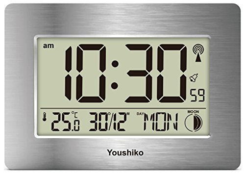 Youshiko - Reloj de pared o escritorio con control por radio (pantalla grande, LCD, silencioso, versión oficial del Reino Unido), configuración automática con fecha de día, mes (plata)