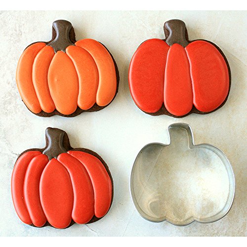 Ann Clark Cookie Cutters Juego de 5 cortadores de galletas Halloween con libro de recetas, calabaza, murciélago, fantasma, sombrero de bruja y gato - Acero fabricado en EE. UU.