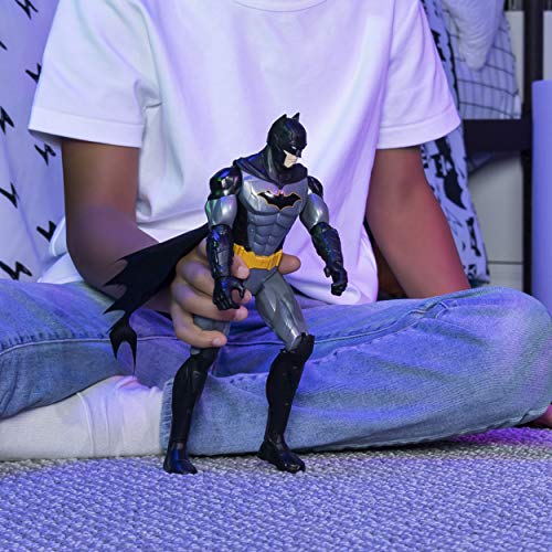 Batman 6056690 - Figura de acción táctica de Renacimiento, 12 Pulgadas, Color Gris