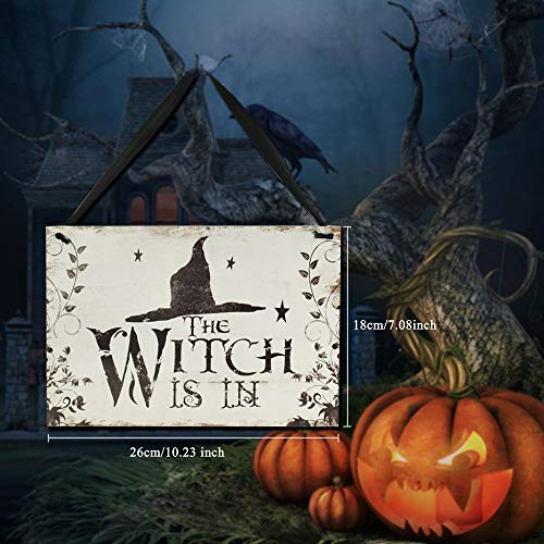 FAVENGO Placa Halloween Placa de Madera Placa para Colgar en Puertas Decoración de Halloween con el Dibujo de Gorro de Bruja y el Texto en Inglés "The Witch Is In" para pared Bar Hogar 26x18x0.5cm