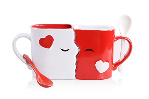 Juego de Tazas de Besos | Exquisitamente Confeccionadas Dos Tazas Grandes, 1 Roja, 1 Blanca, Con Cucharas a Juego | Hermosamente Empaquetadas para Regalo de Navidad, Aniversarios, San Valentín