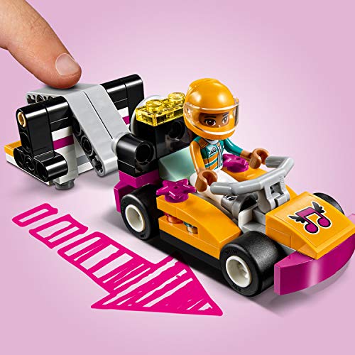 LEGO Friends - Cafetería de Pilotos, Juguete con Mini Muñecas y Kart para Crear y Construir Divertidas Carreras y Aventuras con Andrea y Pepper para Niñas y Niños de 6 a 12 Años (41349)