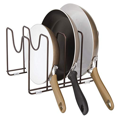 mDesign Soporte para sartenes, ollas y tapas – Organizador de tapaderas compacto de metal para armarios de cocina – Accesorios de cocina para ahorrar espacio de almacenaje – color bronce