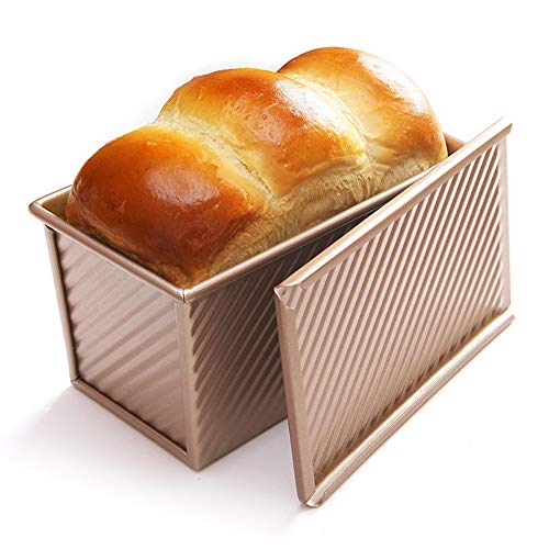 Pullman - Molde para hornear (2 libras, acero al carbono, antiadherente, para tostadas, sándwiches, tortas, estilo ondulado, dorado, 21,5 x 11,5 x 11 cm)