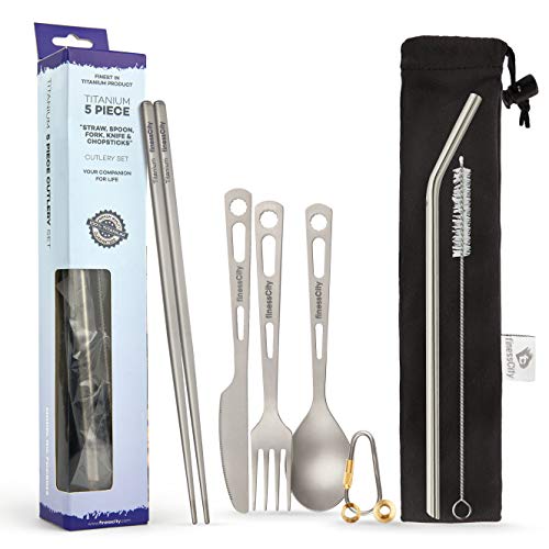 Set de Cubertería de Titanio Fuerte y Liviano, 3/4/5 piezas Saludables y Ecológicas con Paja Palillos, Cuchillo, Tenedor y Cuchara para uso en el Hogar/ Cubertería para acampar en estuche (5 Piece)