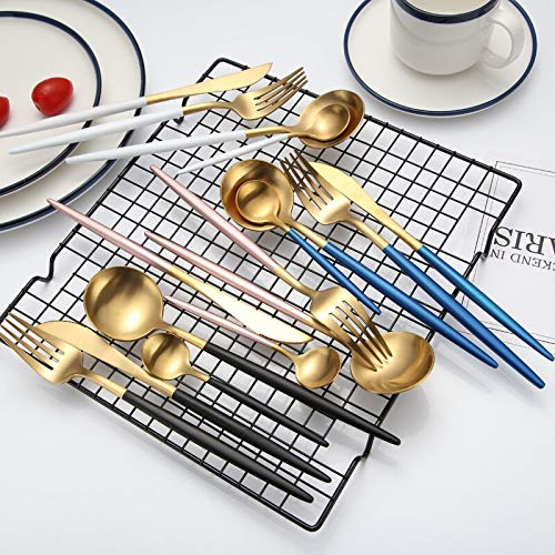 Cuberteria Deluxe Juego de 24 piezas fabricado en Acero Inoxidable 18/10 en color oro y blanco. Incluye: 6 Cuchillo de mesa, 6 Cuchara de mesa, 6 Tenedor de mesa y 6 Cuchara de café postre.