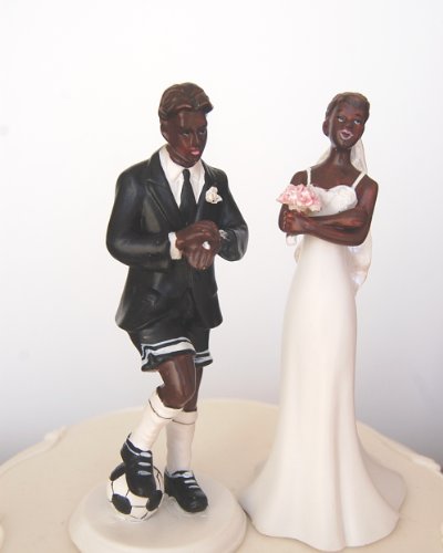 DreamWedding-UK Amor fútbol Novio y exasperated Novia Graciosa Figura Decorativa de Pareja Boda, para Tartas, Resina Artificial, Negro, 5 x 12 x 12 cm