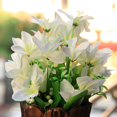 Flikool Flores Artificiales de Seda con Barril de Madera Falsas Narcisos con Jarrón Flor de Lirio Plantas Artificiales en Maceta Bonsai Verdes para Balcón Interior Hogar Oficina Decor - Blanco