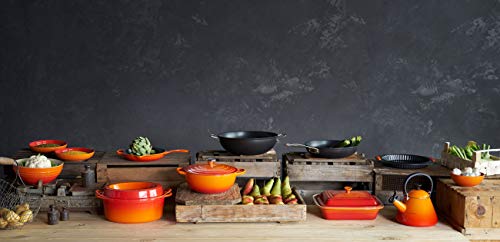 Le Creuset Cacerola Doufeu de hierro fundido, Ovalada, diametro 32 cm, Apto para todas las fuentes de calor, incluso inducción, Cereza