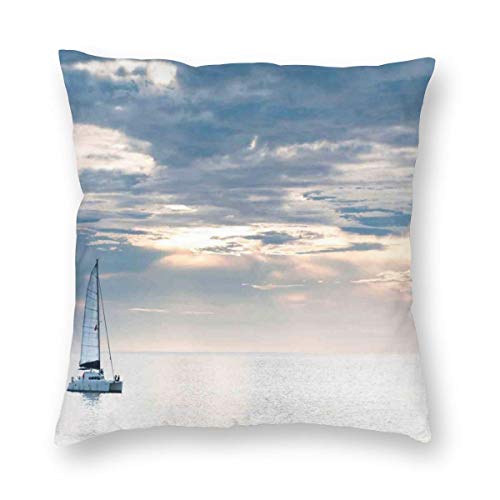 LiBei Funda de Cojín,Yate de Vela en el Tiempo de la mañana en el Tranquilo Paisaje Nublado Funda de Almohada Cuadrado para Sofá Cama Decoración para Hogar 50x50cm