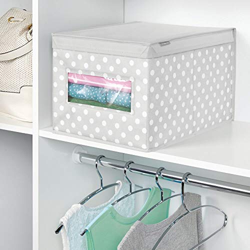 mDesign Caja con tapa grande con estampado de puntos – Cajas apilables para guardar ropa o zapatos – Cajas para armarios con tapa y ventana – gris/blanco