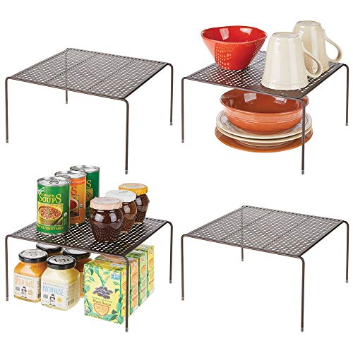 mDesign Estantes de cocina – Soportes para platos autónomos de metal – Organizadores de armarios para tazas, platos, alimentos, etc. – Juego de 4 – color bronce