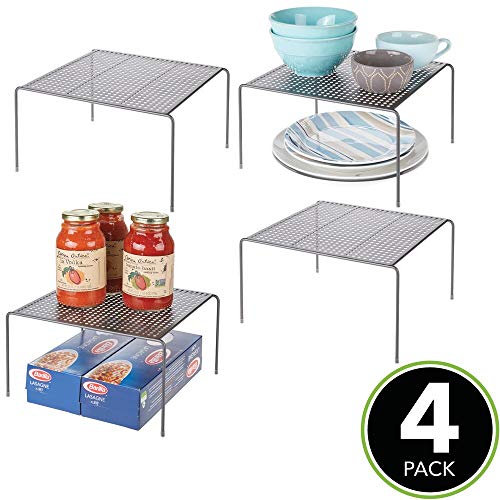 mDesign Estantes de cocina – Soportes para platos autónomos de metal – Organizadores de armarios para tazas, platos, alimentos, etc. – Juego de 4 – gris grafito