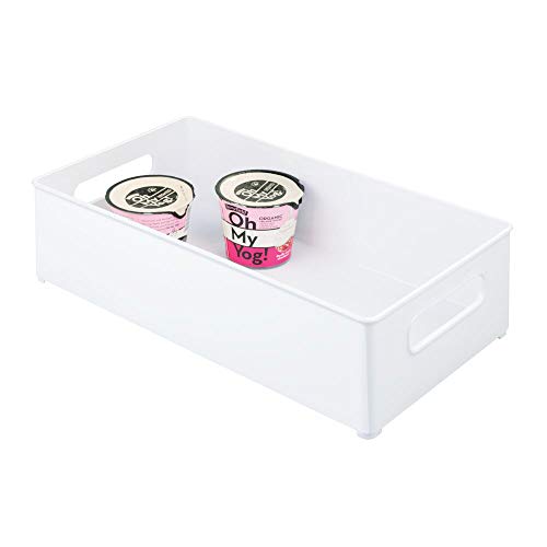 mDesign Juego de 2 cajas organizadoras con asas – Práctico organizador de frigorífico para almacenar alimentos – Contenedor de plástico alto sin BPA para los armarios de la cocina o la nevera – blanco