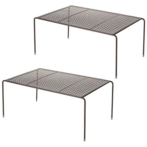 mDesign Juego de 2 estantes de cocina – Soportes para platos individuales de metal – Amplios organizadores de armarios para tazas, platos, alimentos, etc. – color bronce