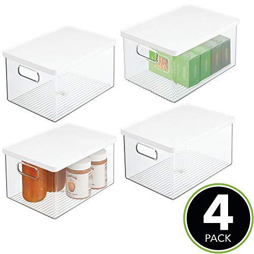 mDesign Juego de 4 cajas organizadoras de plástico – Recipiente para guardar alimentos con tapa y asas – Organizador para nevera, cocina y despensa apto para alimentos – transparente/blanco