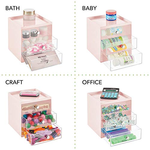 mDesign Organizador de maquillaje – Caja de almacenamiento apilable con 3 cajones para rímel, polvos, pintaúñas, etc. – Organizador de cosméticos para baño, tocador o despacho – rosa y transparente