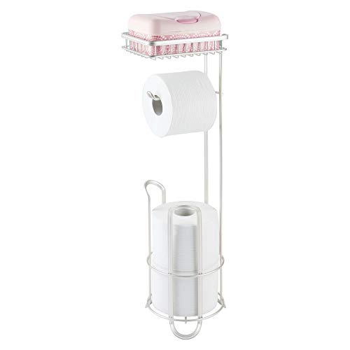 mDesign Portarrollos de pie de metal para el baño – Accesorios de baño sin taladro – Soporte para papel higiénico con bandeja para toallitas y revistas y con un diseño atemporal – blanco mate