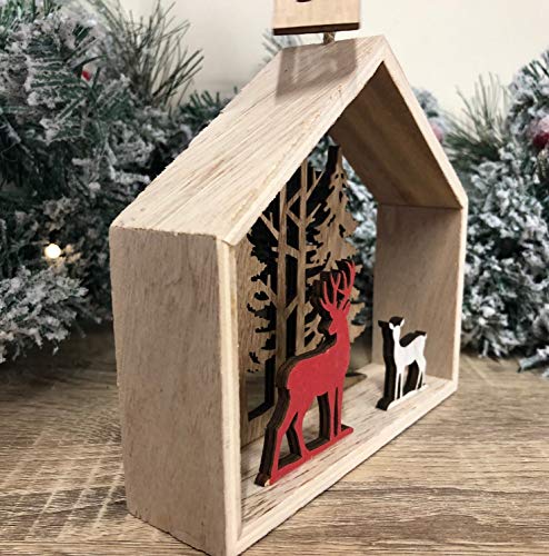 Mezzaluna Gifts - Casa de madera con renos y etiqueta de Navidad